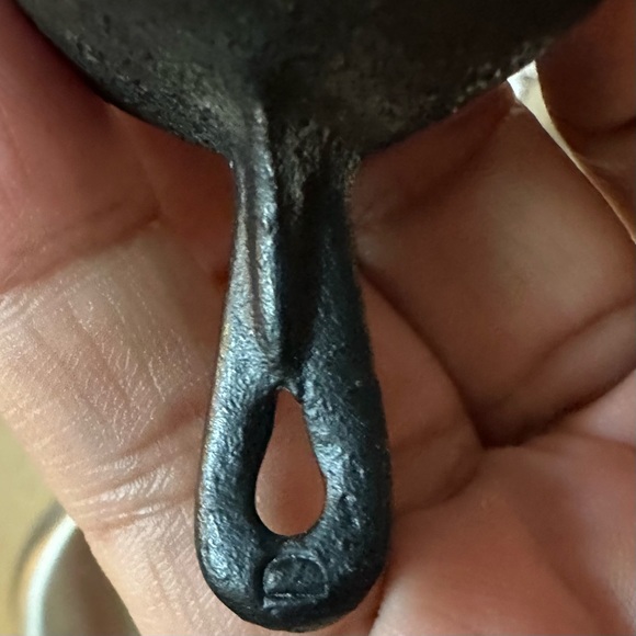 EUC VINTAGE MINIATURE CAST IRON COOKWARE 5pc SET - Picture 3 of 8